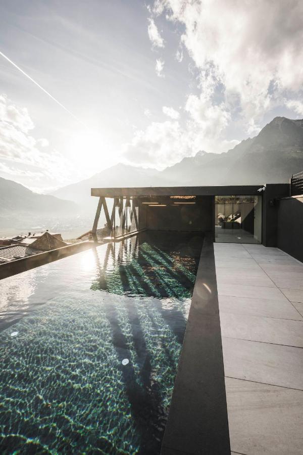 Somvita Suites Tirolo Bagian luar foto
