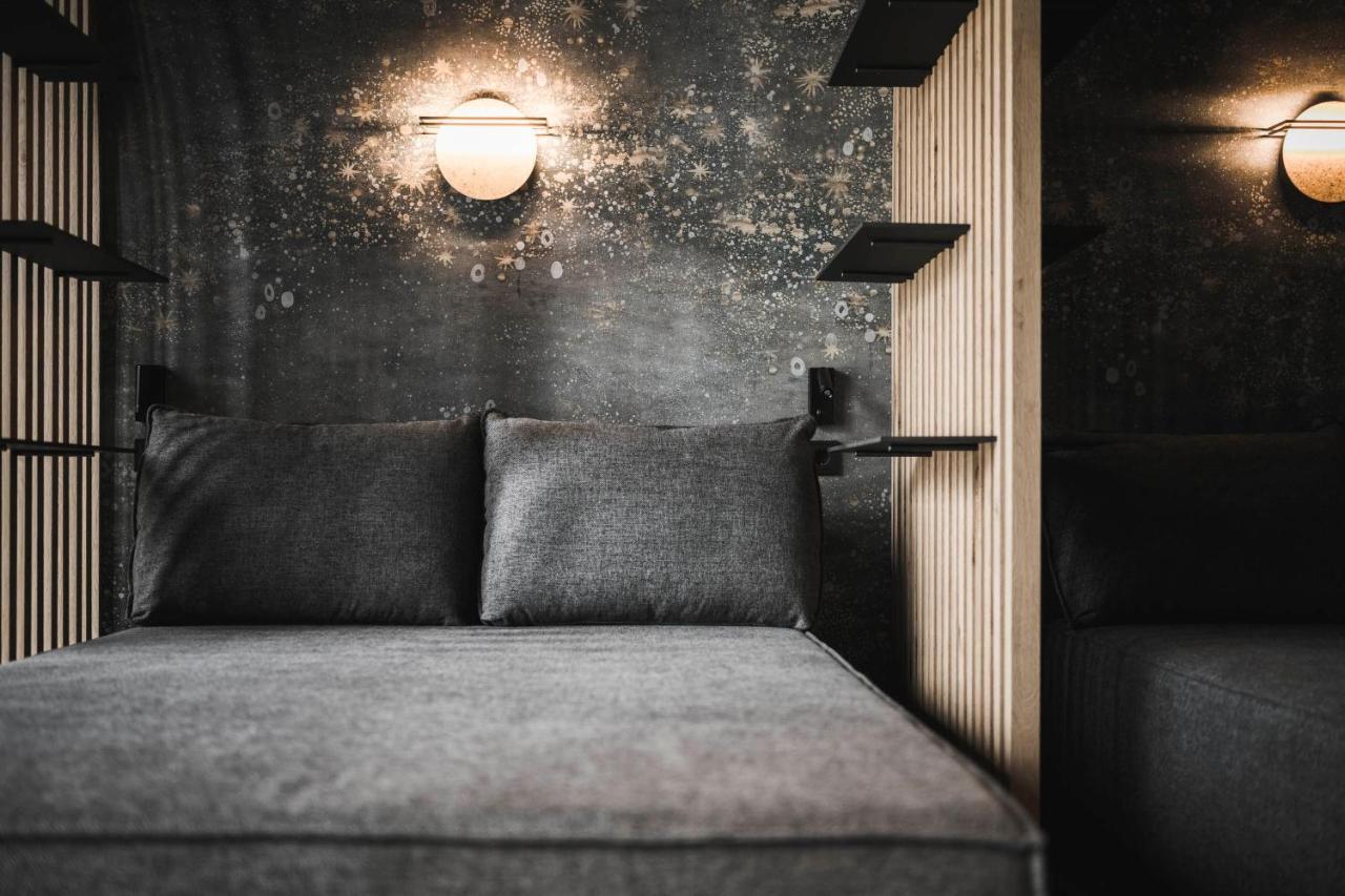 Somvita Suites Tirolo Bagian luar foto