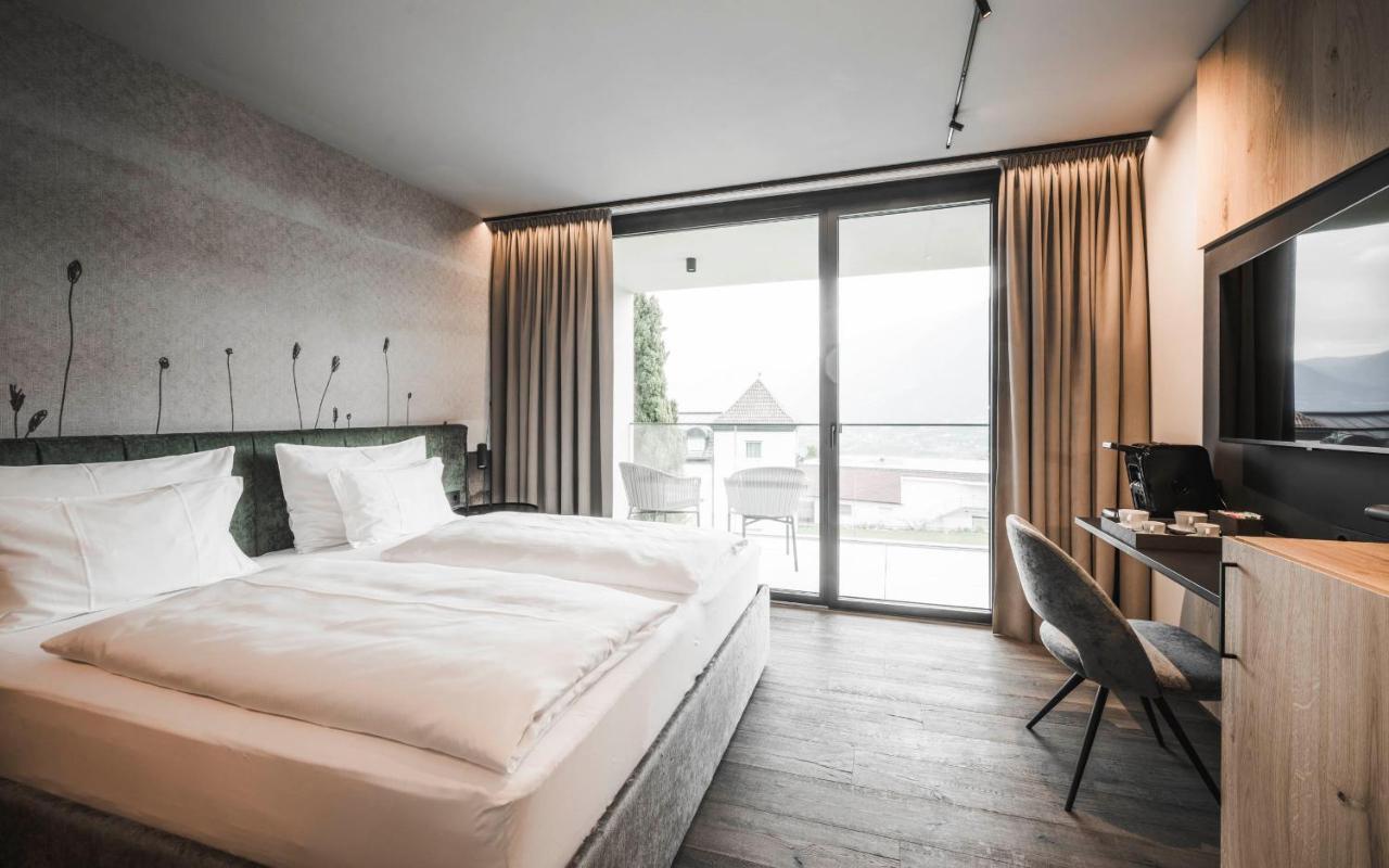 Somvita Suites Tirolo Bagian luar foto