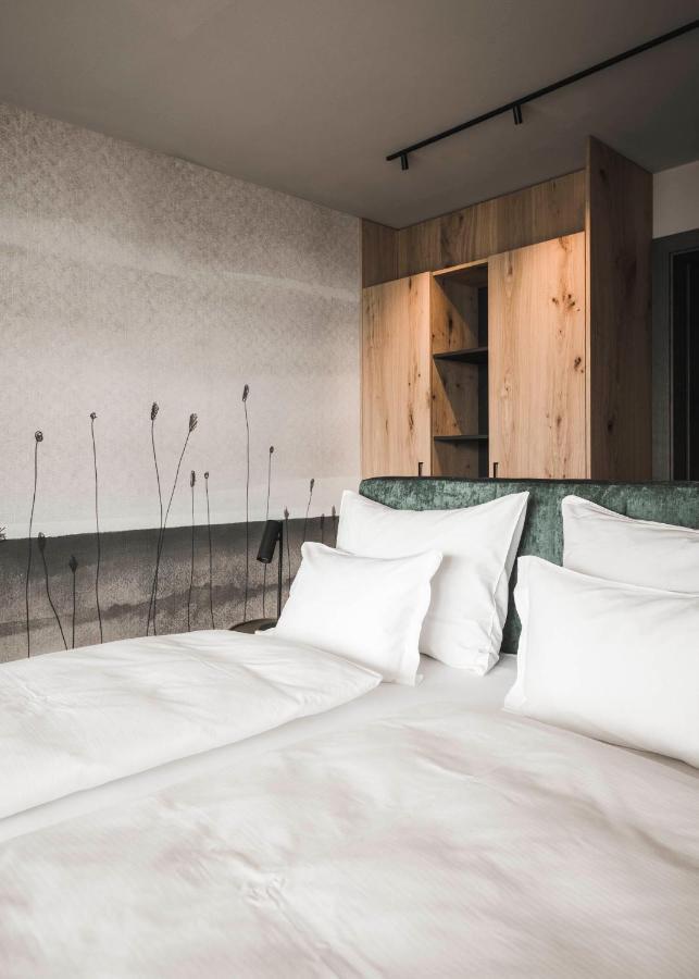 Somvita Suites Tirolo Bagian luar foto