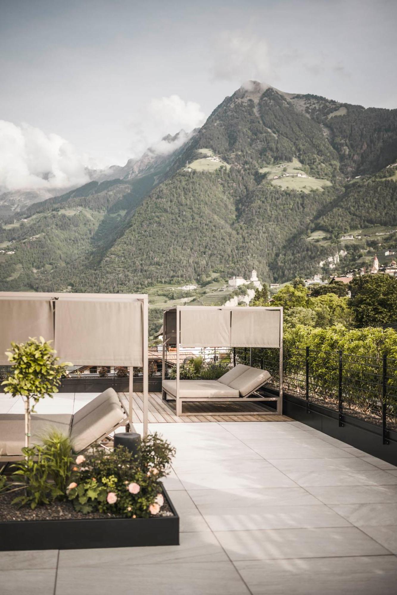 Somvita Suites Tirolo Bagian luar foto
