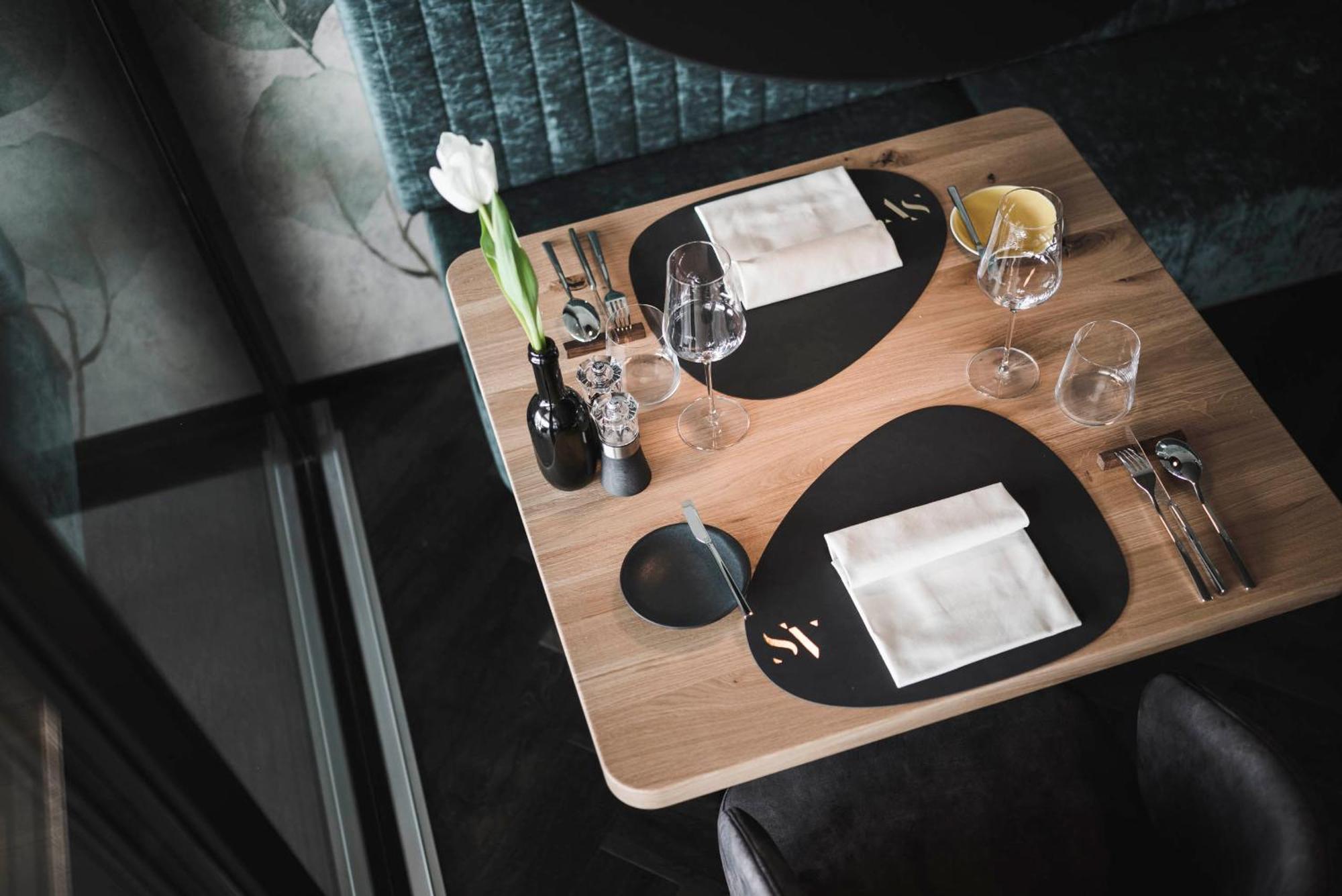 Somvita Suites Tirolo Bagian luar foto