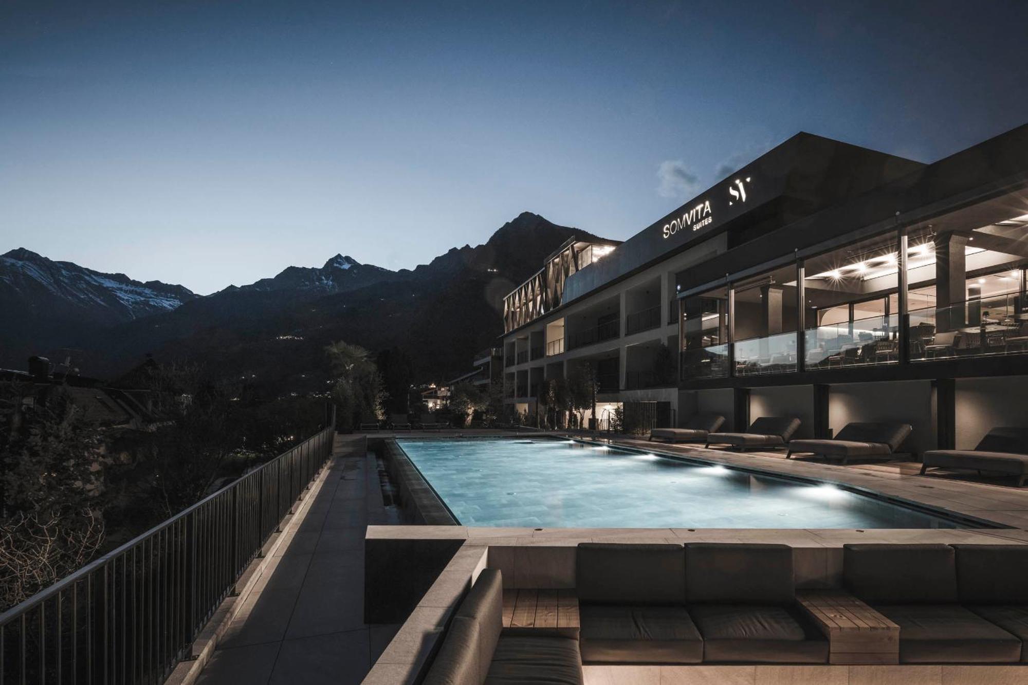 Somvita Suites Tirolo Bagian luar foto