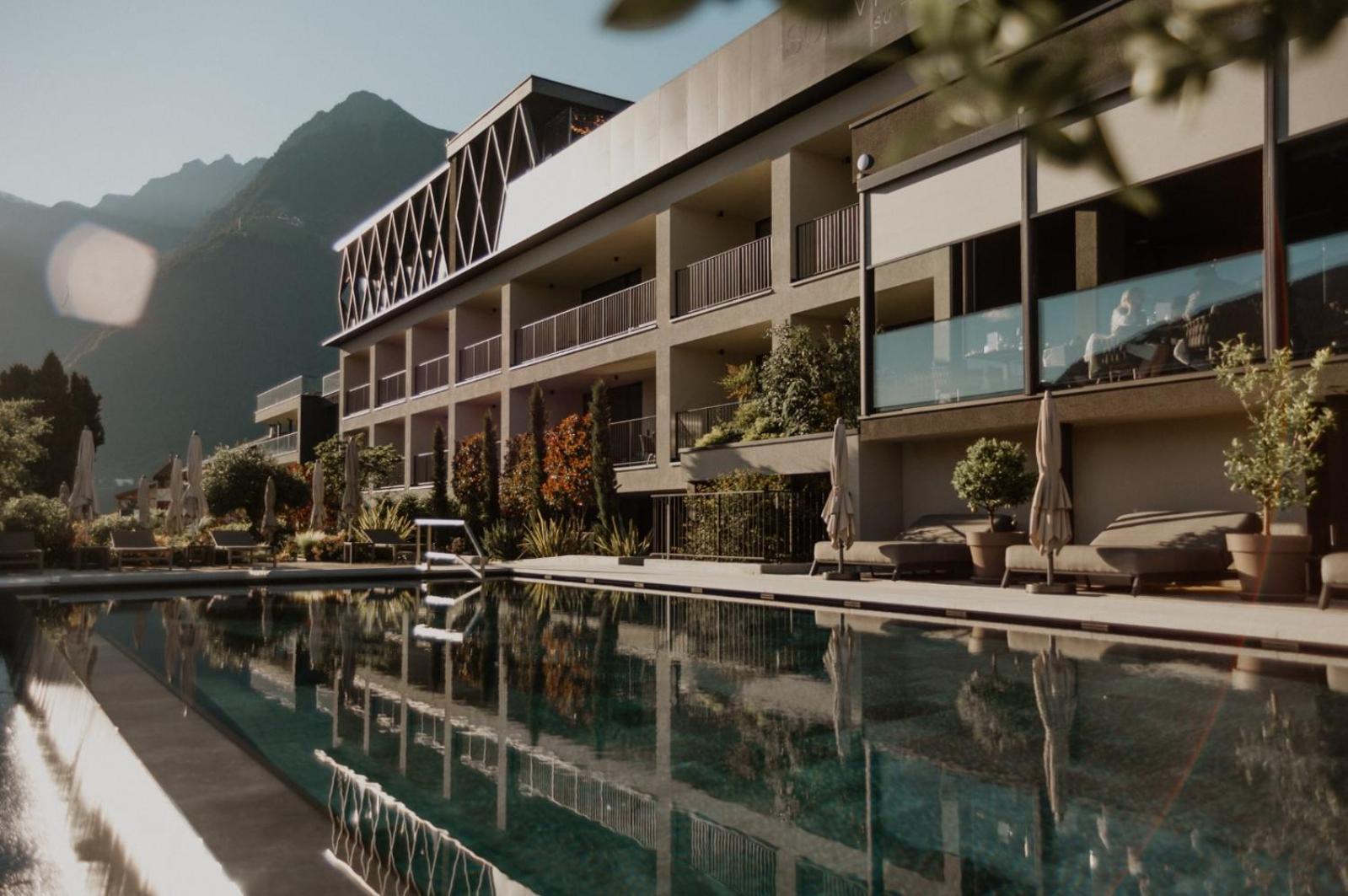 Somvita Suites Tirolo Bagian luar foto